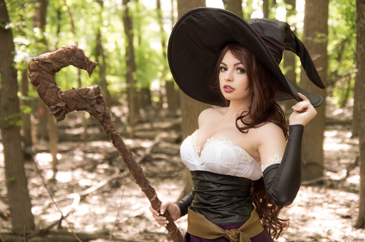 Вампирелла Королева вампиров фильм