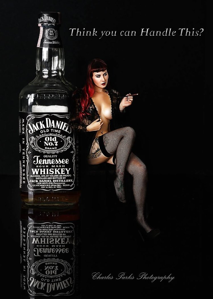 Реклама Джек Дэниэлс девушка
