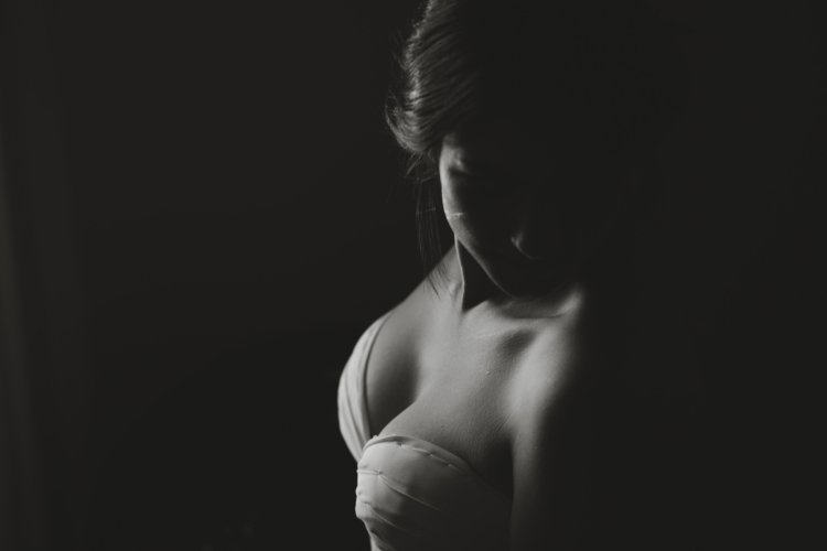 Грудь черно белое