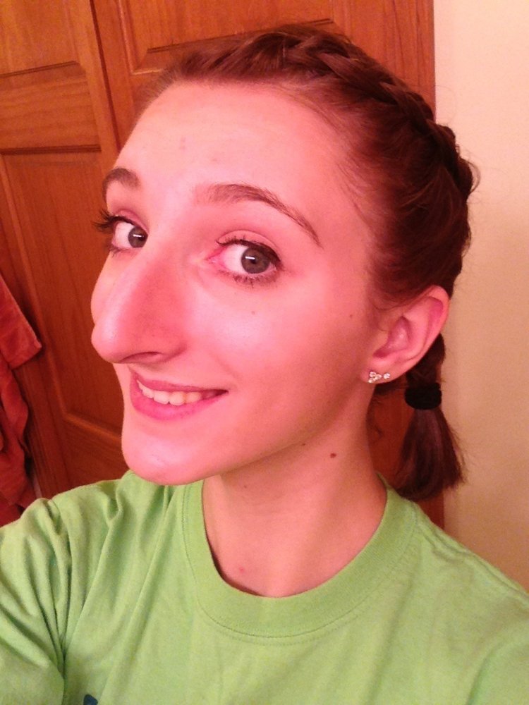 Красивые девушки с горбинкой на носу