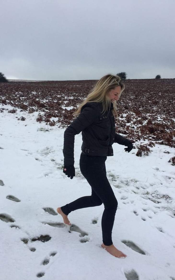 Босиком по снегу Эрика Ротаева