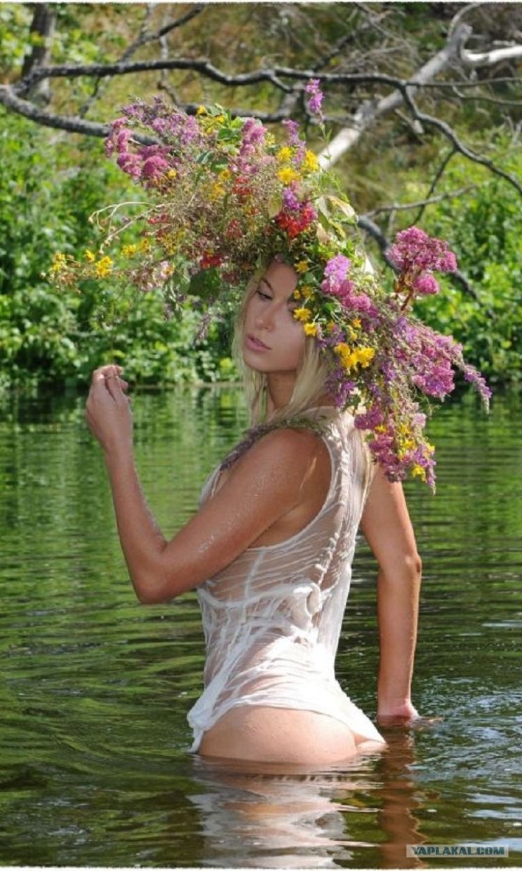 Красивые славянки в купальнике