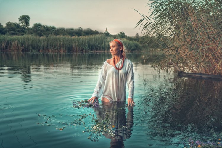 Девушка в проруби