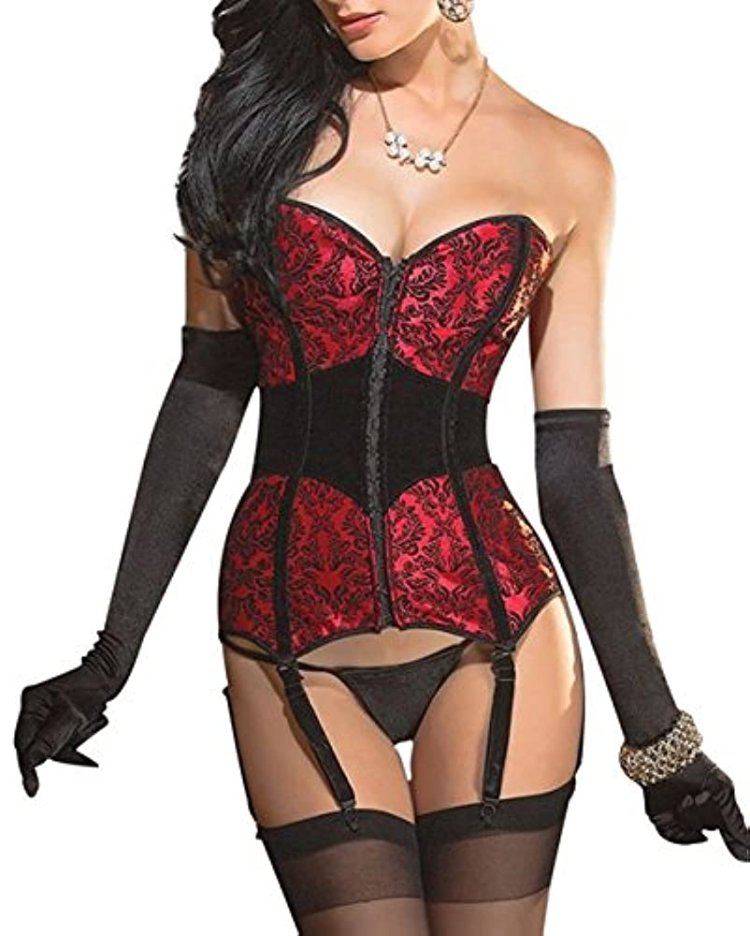 Красный корсет с черными чулками