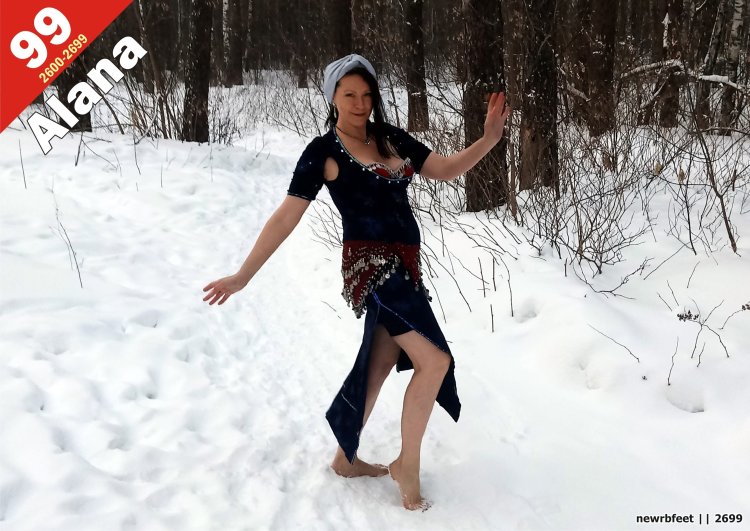 Анастасия Мишина босиком