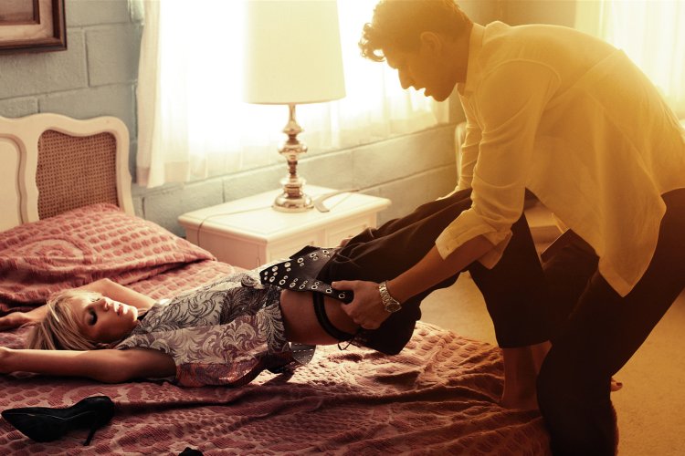 Связанные ножки