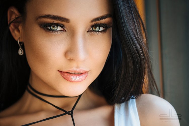 Angelina Petrova взгляд