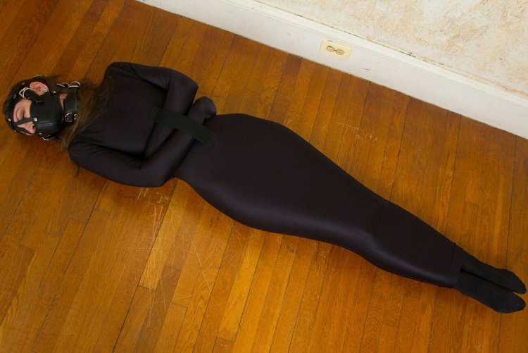 Mortal Kombat Kitana Cosplay