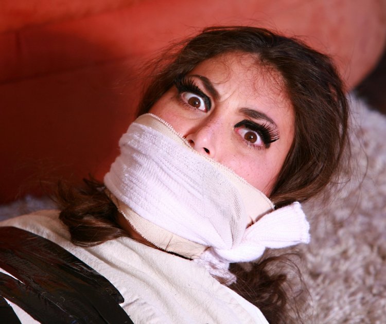 Связанные женщины с кляпом