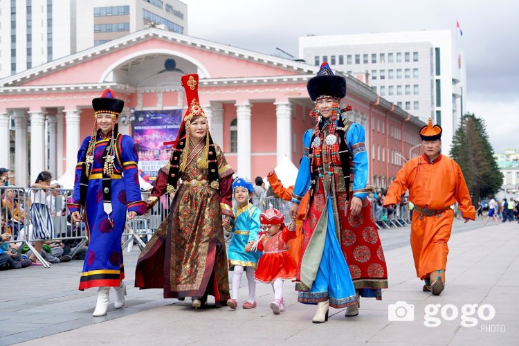 Монголы Улан Батор