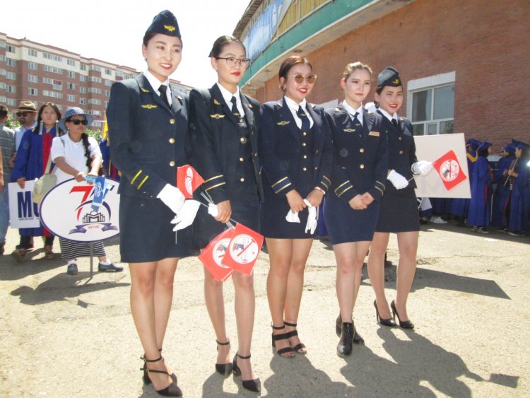 Улан Батор улицы девушки