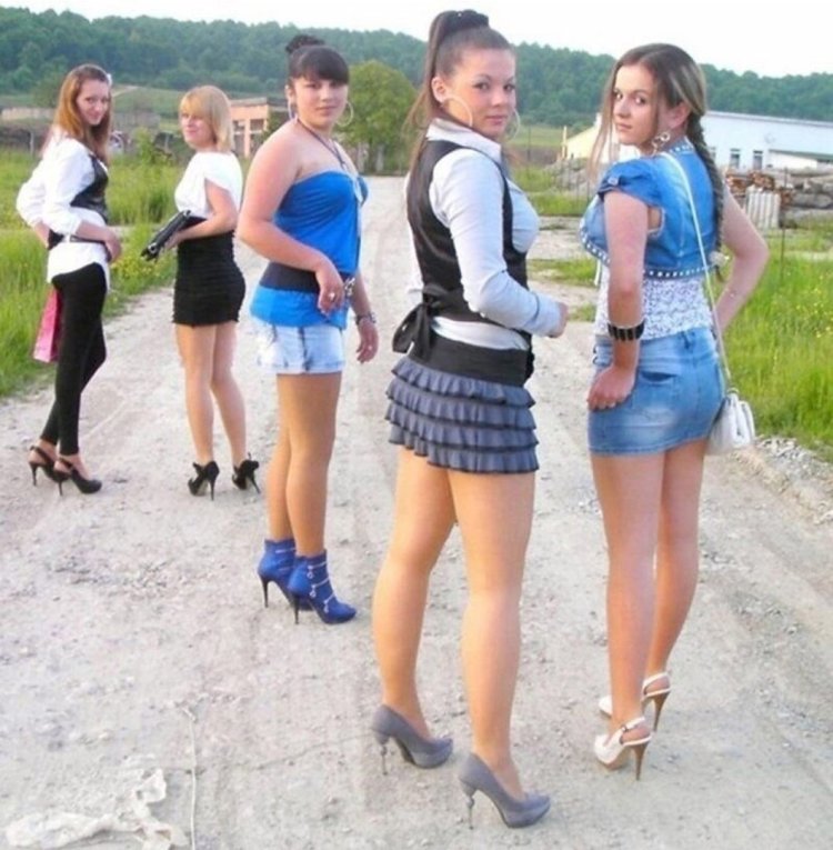 Выпускницы в мини