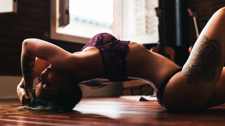 Красивые изгибы женского тела