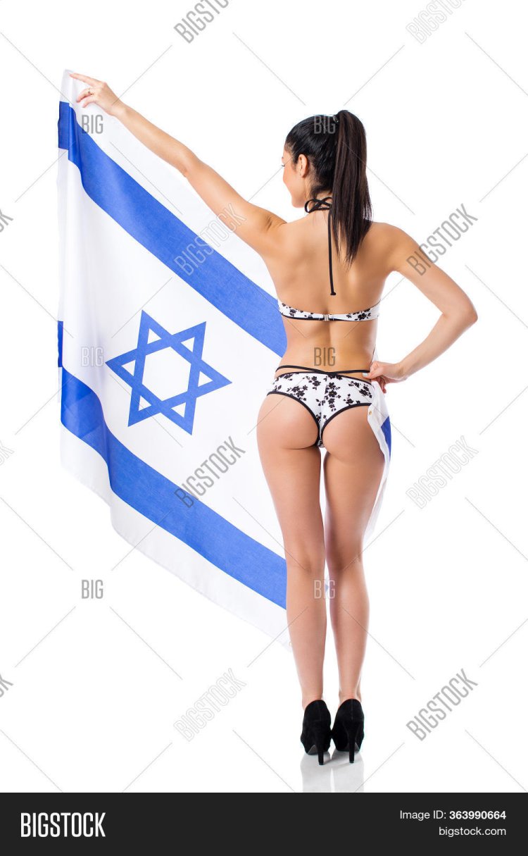 Голая еврейка с флагом Израиля