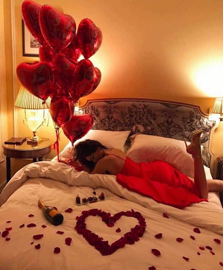 Парень с девушкой в ванне