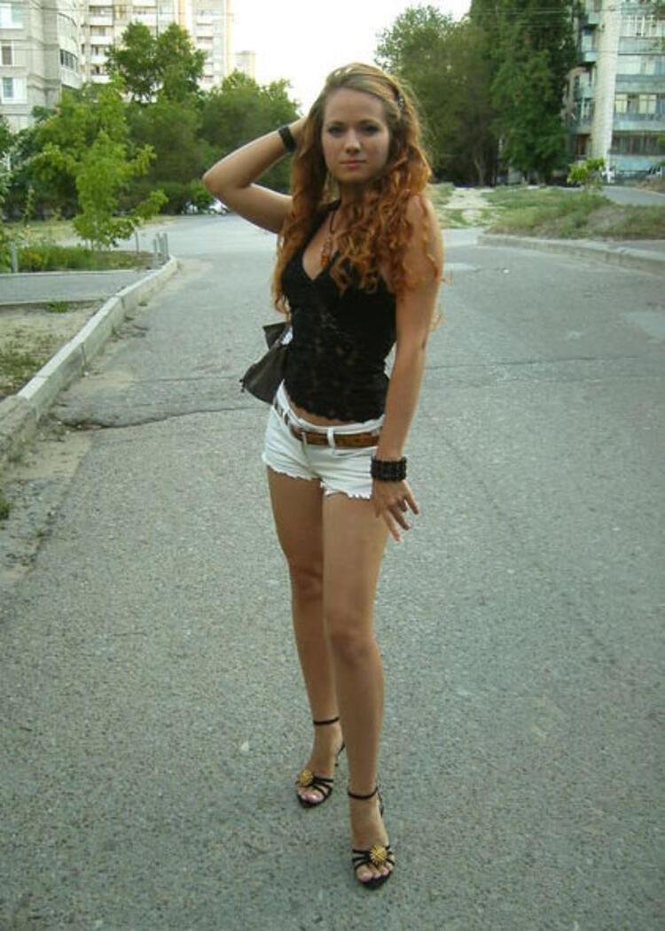 Девушки на природе в купальниках