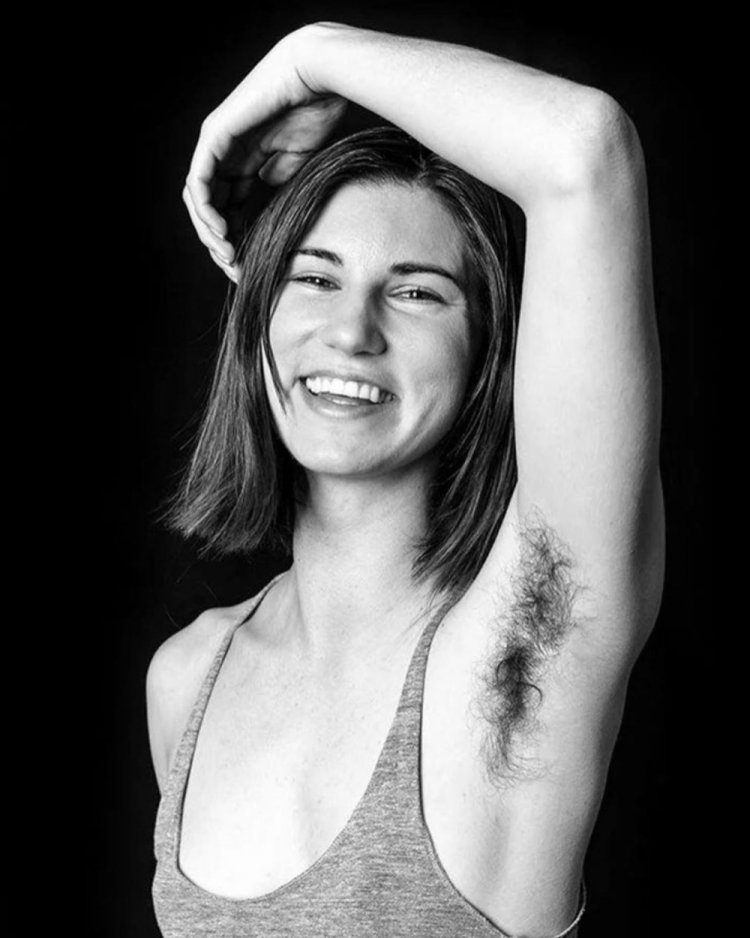 Красивые девушки с волосатыми подмышками