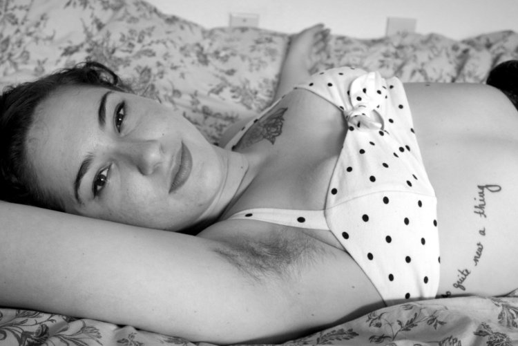 Волосатые подмышки Орнелла Мути