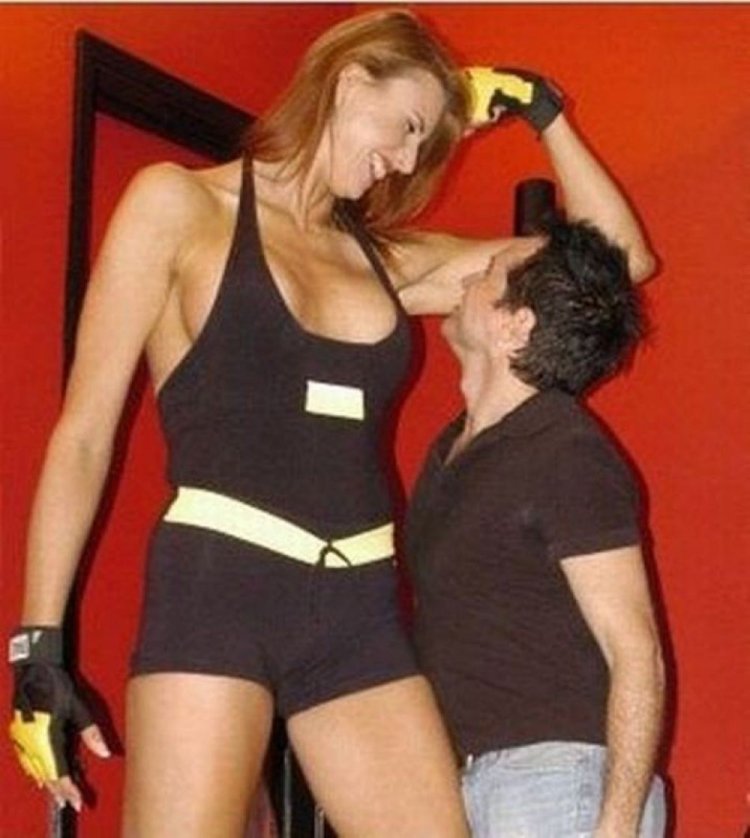 Высокая и сильная девушка