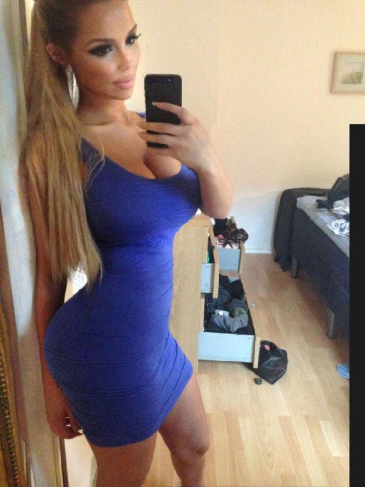 Ines-Helene в платье