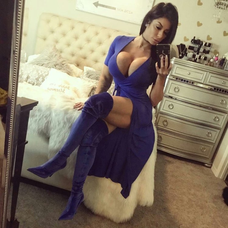 Сиерра Скай Mini Dress