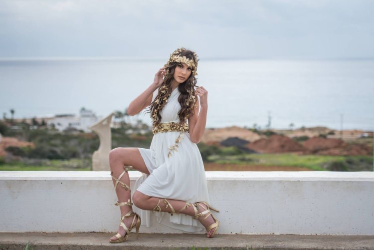 Ангелина Джоли в фильме Александр