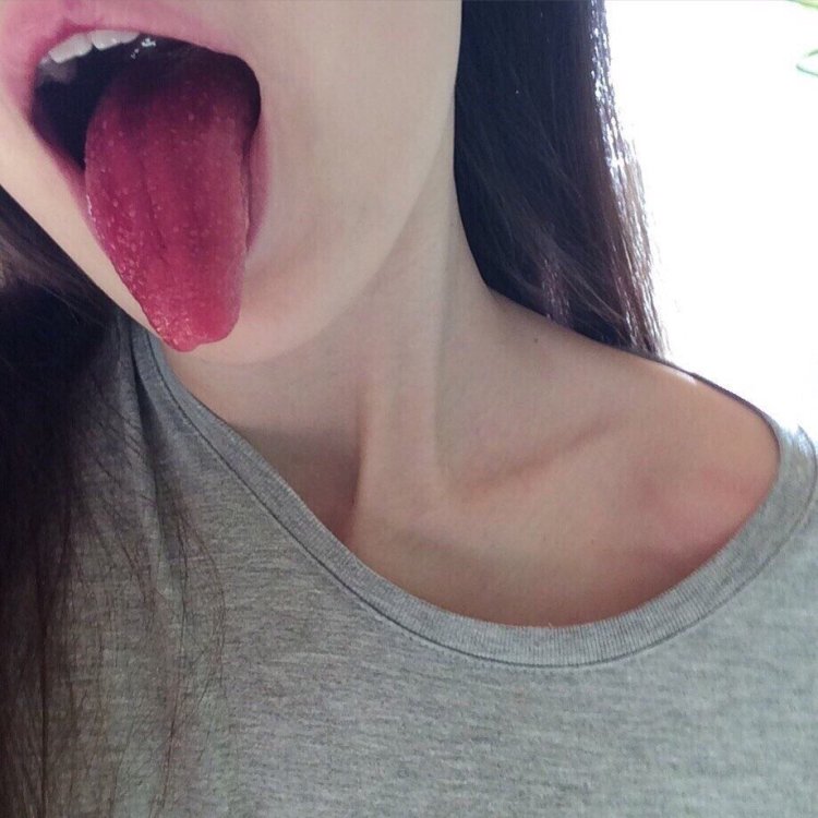 Язык девушки без лица