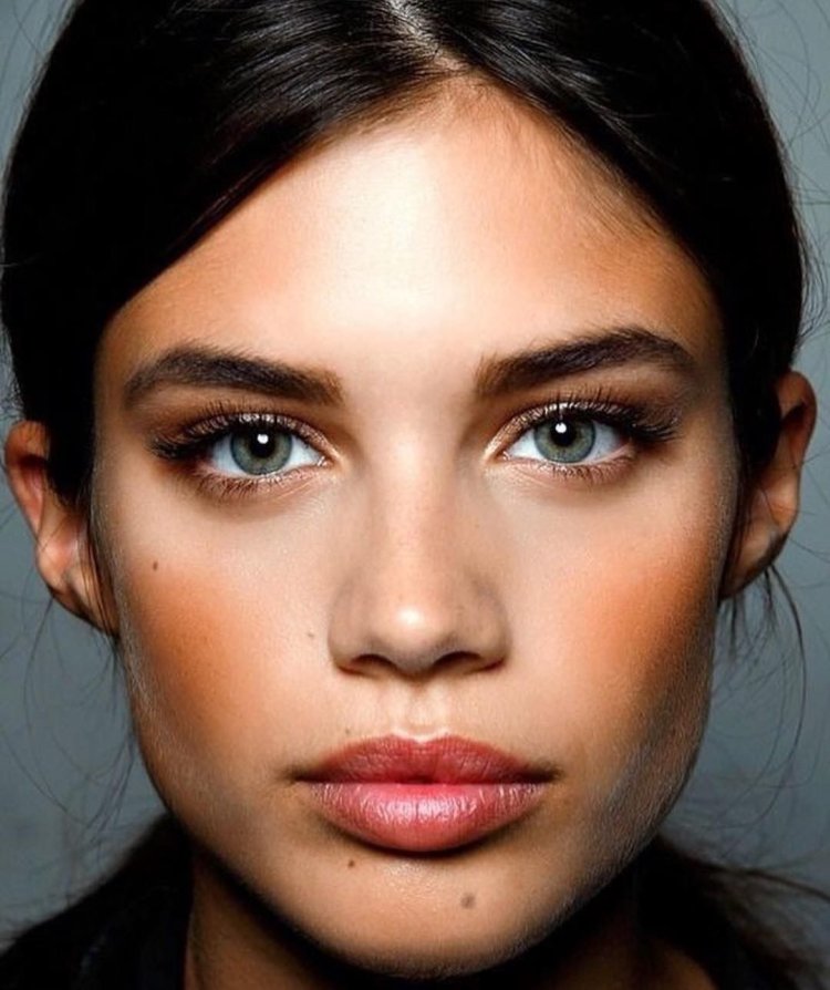 Индиана Эванс фото