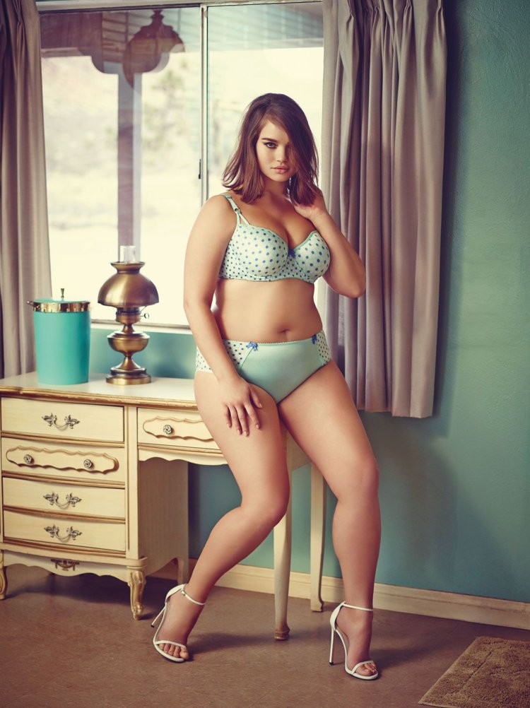 Фотомодель деми Роуз