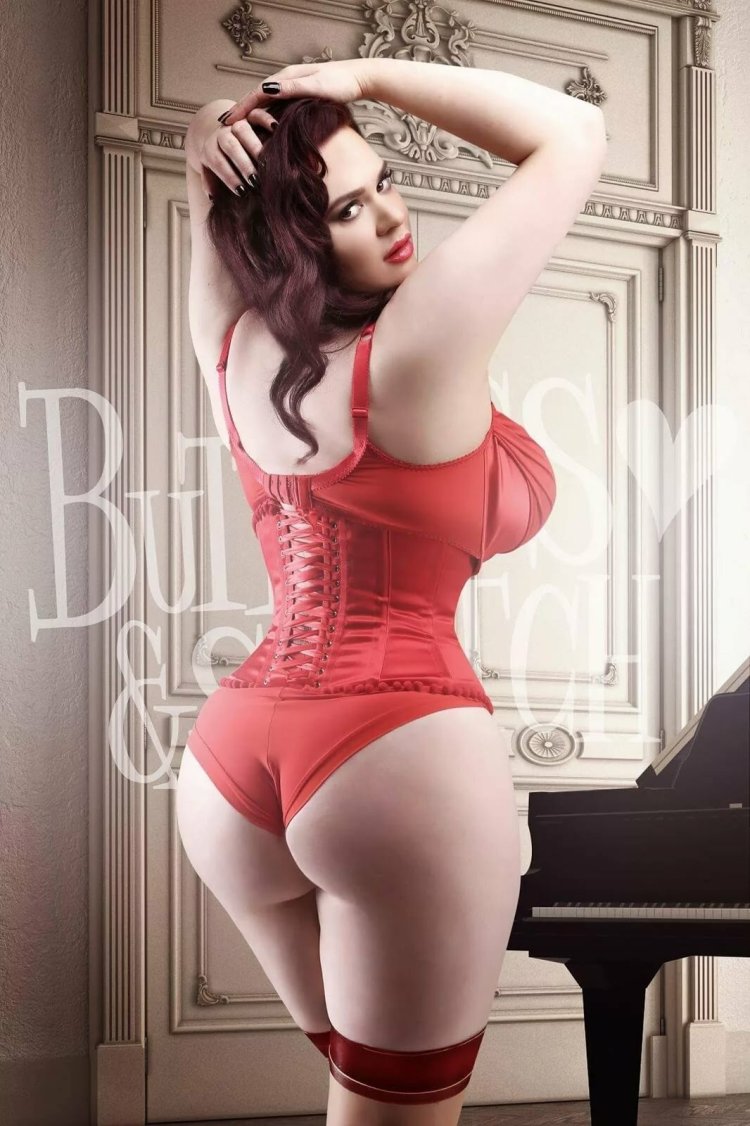 @Djhannahb Hannah в бикини