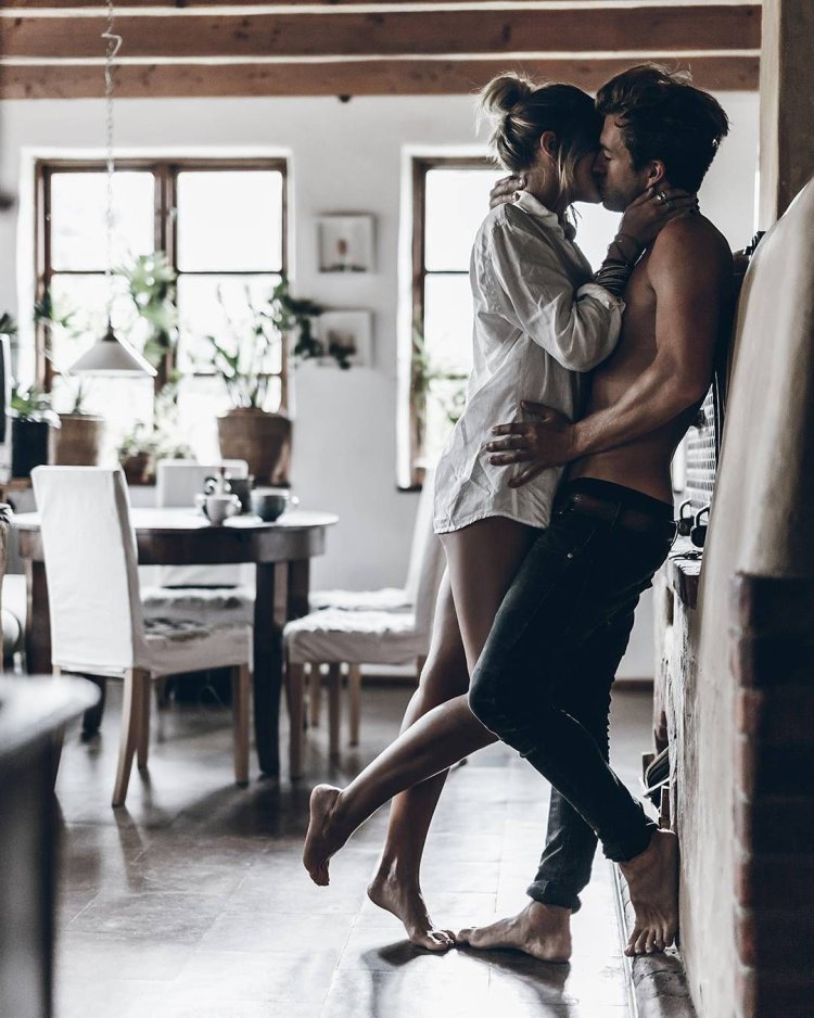 Мужчина и женщина в ванне