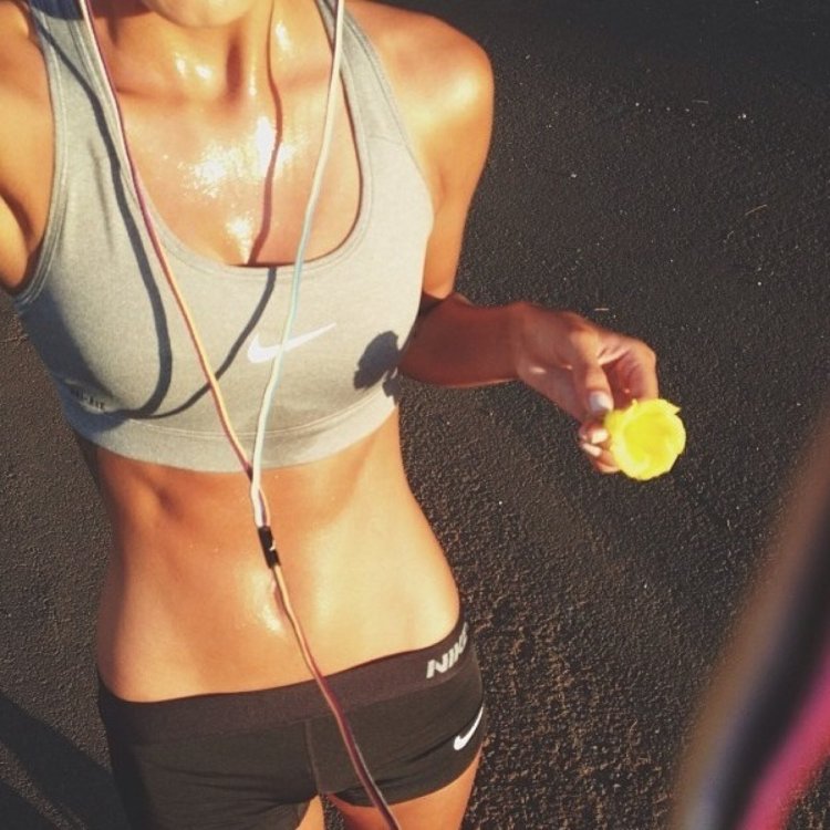 Спортивные девушки селфи