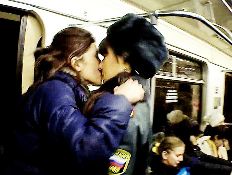 Поцелуй в автобусе