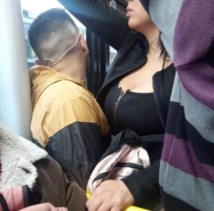 Грудь в транспорте