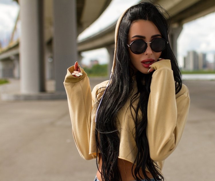 Стильные брюнетки