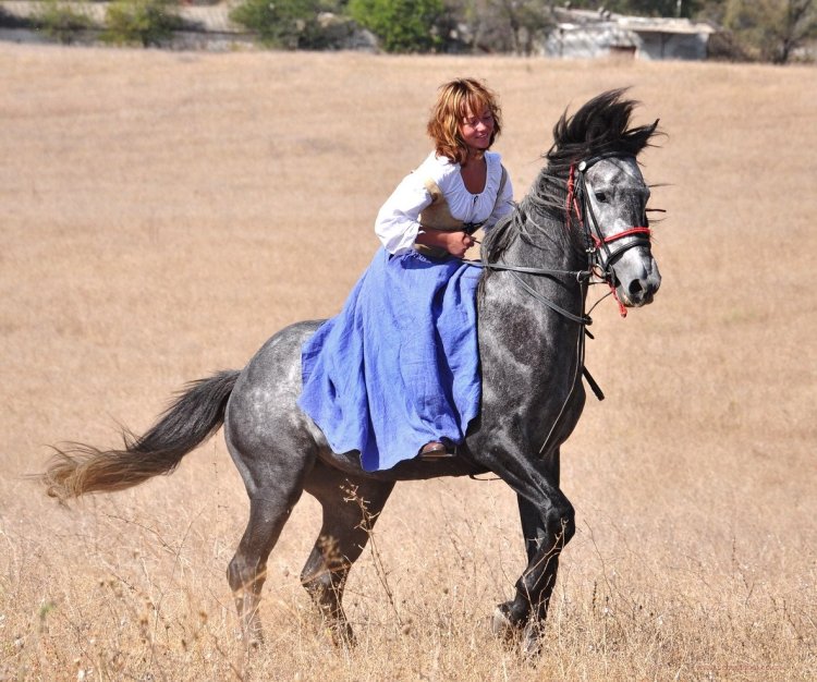 Казачки на конях