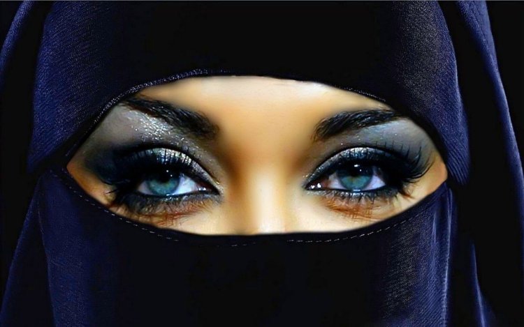 Мусульманка Надиа Али