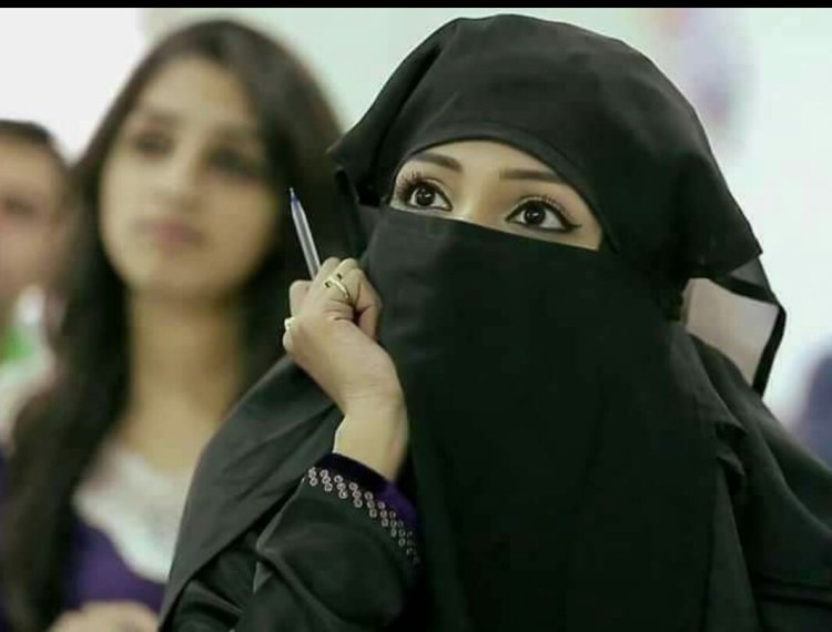 Красивая фигура в хиджабе