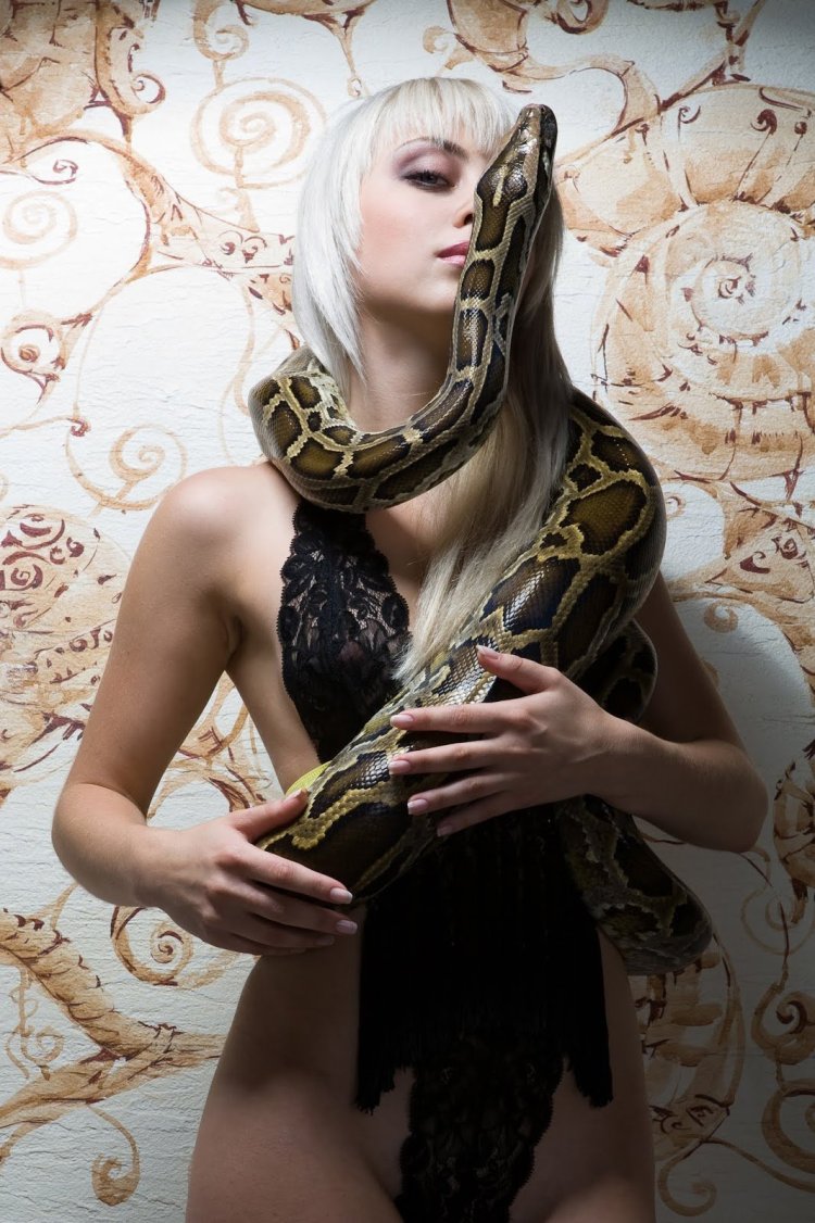 Модель Оливия Калпо Максим