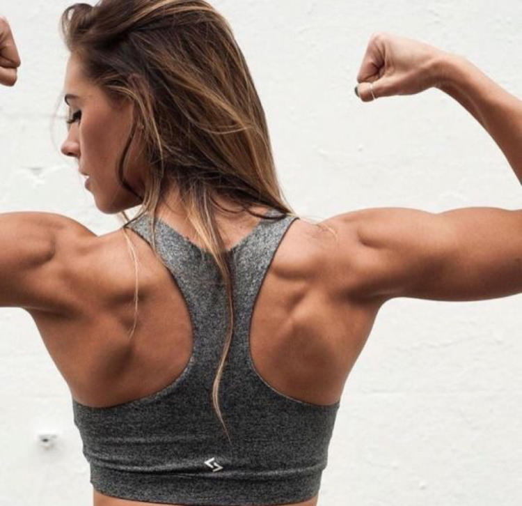 Спортивная женская спина