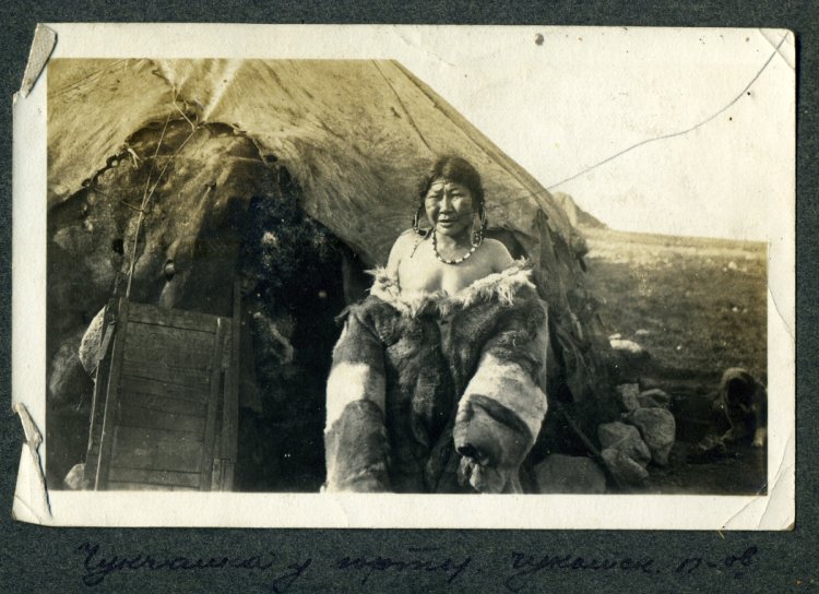 Ким Кардашян на снегу