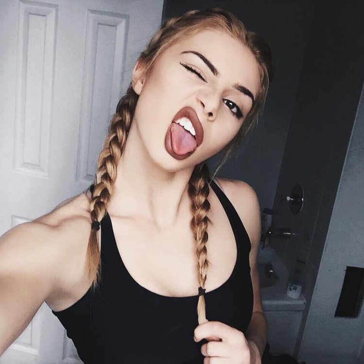 Kristen Hancher без макияжа