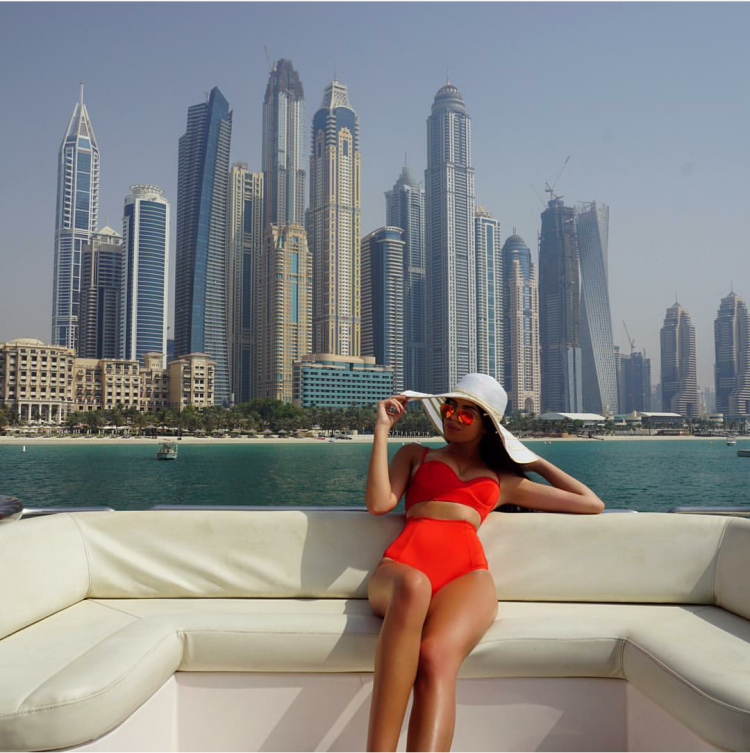 Девушка в дубае