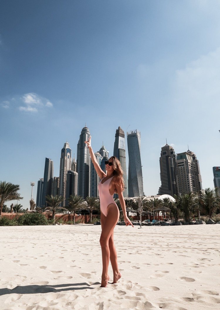 Голая Сидалинова Ажара в Дубае