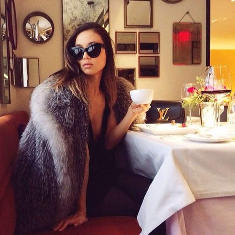 Красивая богатая женщина