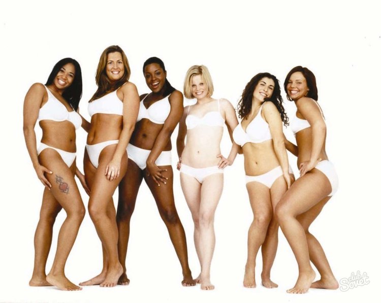 Много женщин в купальниках