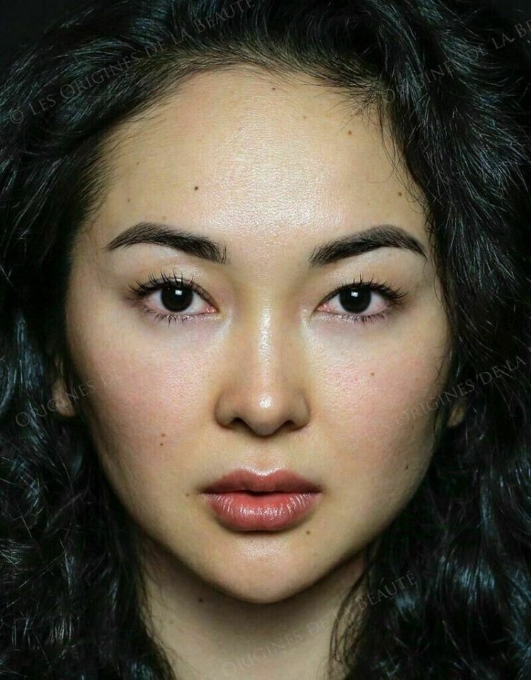 Много красивых женских попок