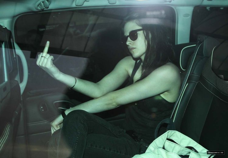 Татуировка hate everyone