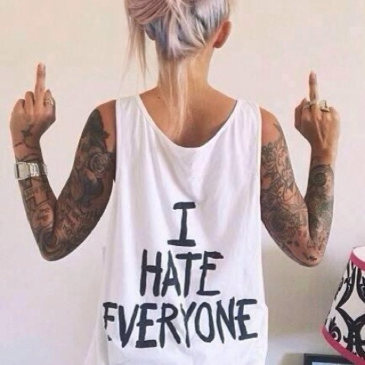 Девушка с факью