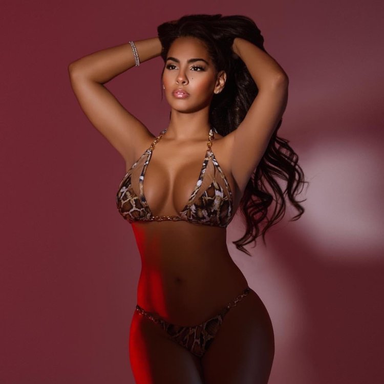 Вивиан Киндл модель